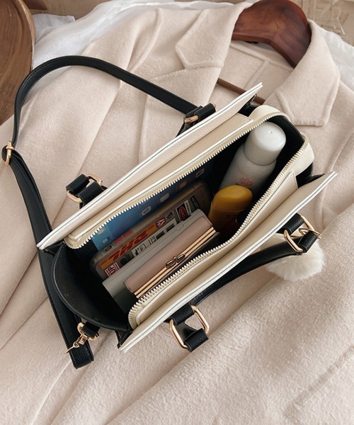 Miniministore(ミニミニストア)の「斜めがけバッグ ファーチャーム付き 卒業卒園式 入学入園式 ママ(ショルダーバッグ・レディース・ホワイト×ブラック/ブラック/ホワイト×ピンク・フリー)」の12枚目の写真