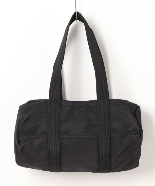 SPINNS（スピンズ）の「【2色カラー展開】メタリックボストンバッグ（ボストンバッグ・レディース・ブラック/シルバー・ONESIZE）」の2枚目の写真