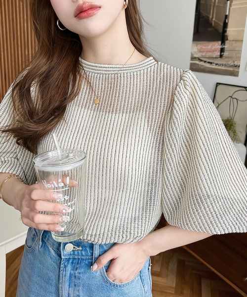 moment+（モーメントプラス）の「シアーストライプバルーンスリーブ