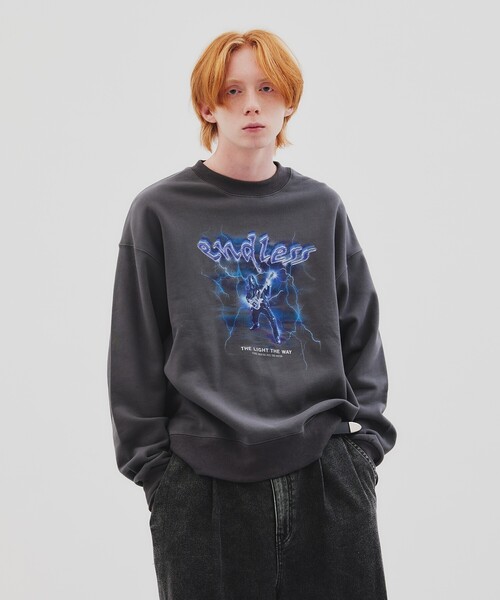 tk.TAKEO KIKUCHI（ティーケータケオキクチ）の「◆ロックグラフィックスウェットプルオーバー（スウェット・メンズ・チャコール/ブラック系・02/03）」の20枚目の写真