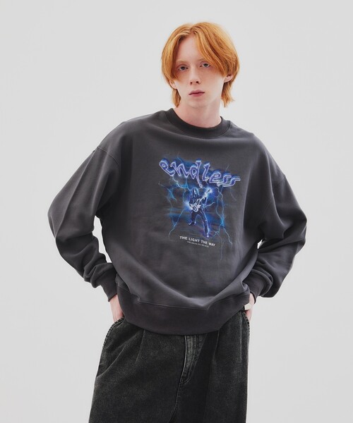 tk.TAKEO KIKUCHI（ティーケータケオキクチ）の「◆ロックグラフィックスウェットプルオーバー（スウェット・メンズ・チャコール/ブラック系・02/03）」の21枚目の写真