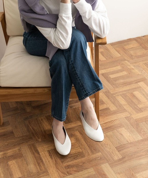 URBAN RESEARCH DOORS（アーバンリサーチドアーズ）の「Vカットパンプス（パンプス・レディース・ブラック/ベージュ系その他/オフホワイト・36/38/35/37）」の6枚目の写真