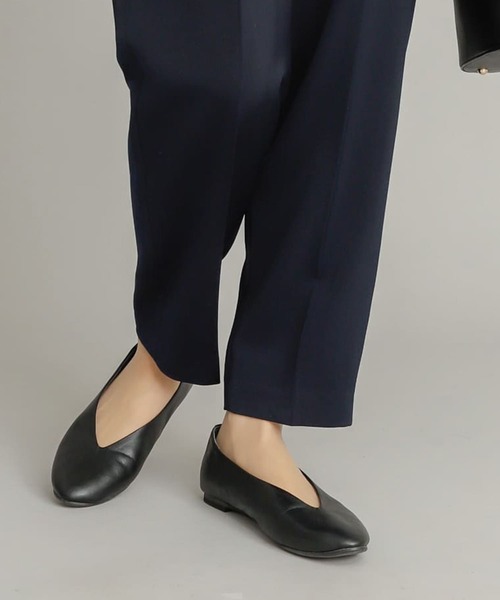 URBAN RESEARCH DOORS（アーバンリサーチドアーズ）の「Vカットパンプス（パンプス・レディース・ブラック/ベージュ系その他/オフホワイト・36/38/35/37）」の7枚目の写真