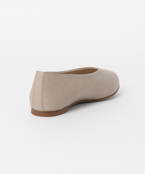 URBAN RESEARCH DOORS（アーバンリサーチドアーズ）の「Vカットパンプス（パンプス・レディース・ブラック/ベージュ系その他/オフホワイト・36/38/35/37）」の15枚目の写真