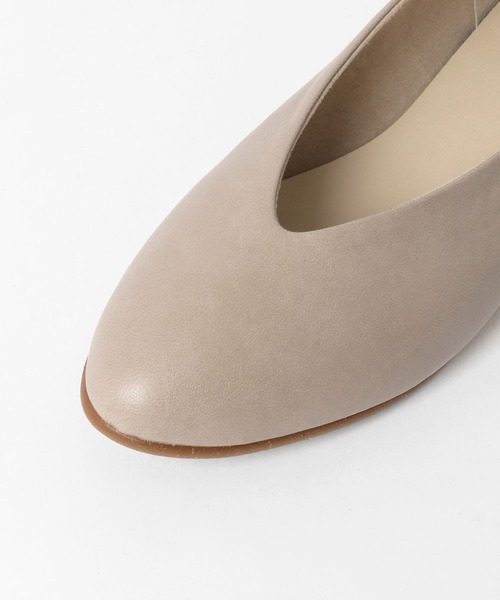 URBAN RESEARCH DOORS（アーバンリサーチドアーズ）の「Vカットパンプス（パンプス・レディース・ブラック/ベージュ系その他/オフホワイト・36/38/35/37）」の17枚目の写真