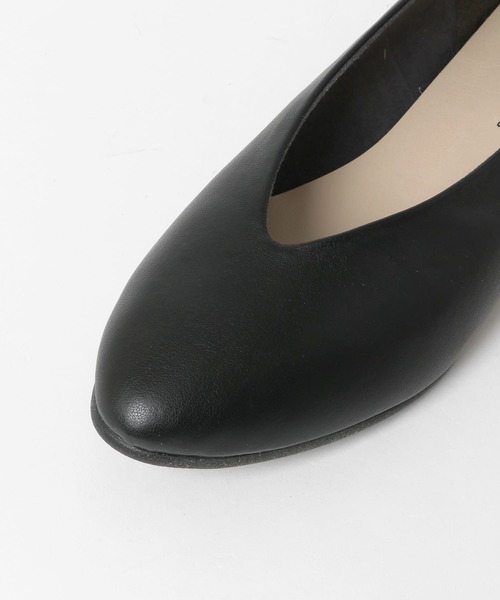 URBAN RESEARCH DOORS（アーバンリサーチドアーズ）の「Vカットパンプス（パンプス・レディース・ブラック/ベージュ系その他/オフホワイト・36/38/35/37）」の19枚目の写真