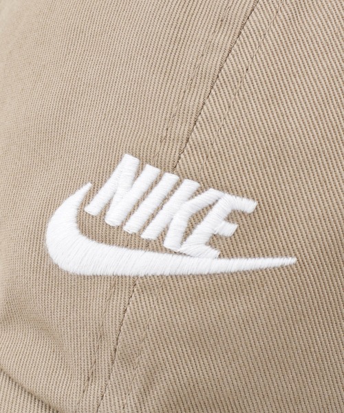 NIKE(ナイキ)の「【NIKE】ナイキ クラブ アンストラクチャード フォーチュラ ウッシュ キャップ(キャップ・レディース・ベージュ/ホワイト/ブラック/カーキ/グリーン/ホワイト系その他3/ネイビー/グレー・FREE)」の20枚目の写真