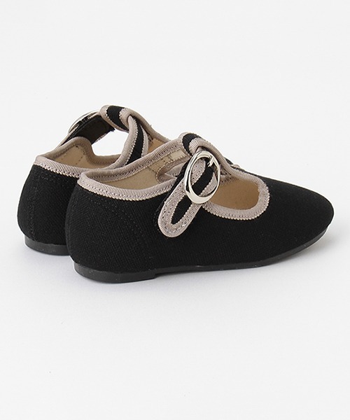 petit main（プティマイン）の「パイピングTストラップシューズ（パンプス・キッズ・ブラック/ベージュ・17cm/18cm/16cm/14cm/15cm）」の10枚目の写真