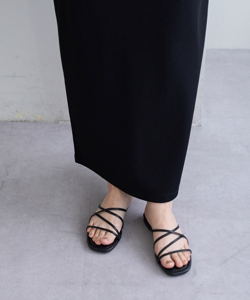 DISCOAT（ディスコート）の「【フラットソールで楽ちん♪】クロスラインサンダル（サンダル・レディース・シルバー/ブラック/ゴールド・SMALL/MEDIUM/LARGE）」の5枚目の写真