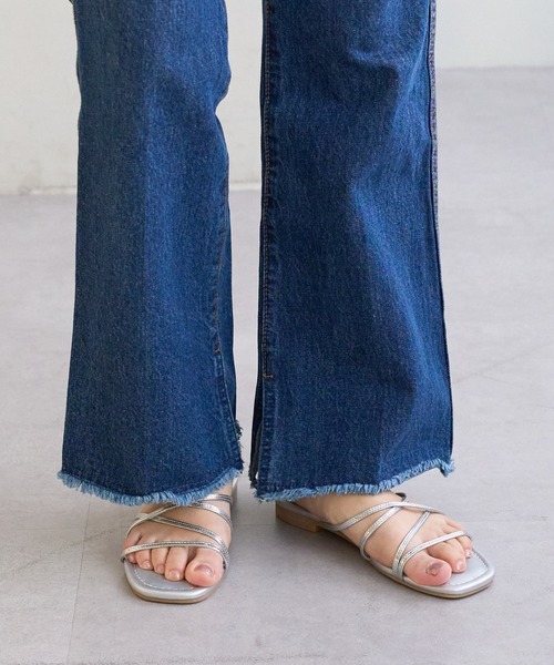 DISCOAT（ディスコート）の「【フラットソールで楽ちん♪】クロスラインサンダル（サンダル・レディース・シルバー/ブラック/ゴールド・SMALL/MEDIUM/LARGE）」の8枚目の写真