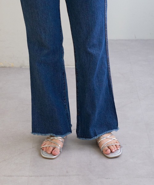 DISCOAT（ディスコート）の「【フラットソールで楽ちん♪】クロスラインサンダル（サンダル・レディース・シルバー/ブラック/ゴールド・SMALL/MEDIUM/LARGE）」の17枚目の写真