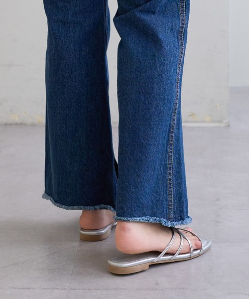 DISCOAT（ディスコート）の「【フラットソールで楽ちん♪】クロスラインサンダル（サンダル・レディース・シルバー/ブラック/ゴールド・SMALL/MEDIUM/LARGE）」の14枚目の写真