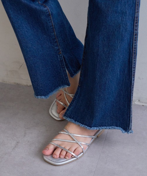 DISCOAT（ディスコート）の「【フラットソールで楽ちん♪】クロスラインサンダル（サンダル・レディース・シルバー/ブラック/ゴールド・SMALL/MEDIUM/LARGE）」の11枚目の写真