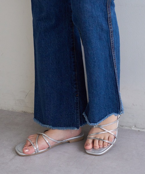 DISCOAT（ディスコート）の「【フラットソールで楽ちん♪】クロスラインサンダル（サンダル・レディース・シルバー/ブラック/ゴールド・SMALL/MEDIUM/LARGE）」の10枚目の写真
