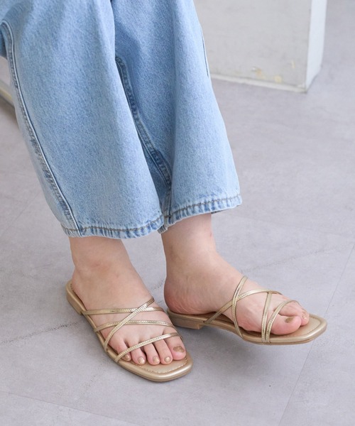 DISCOAT（ディスコート）の「【フラットソールで楽ちん♪】クロスラインサンダル（サンダル・レディース・シルバー/ブラック/ゴールド・SMALL/MEDIUM/LARGE）」の21枚目の写真