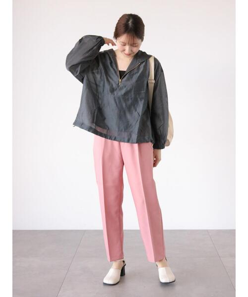 Te chichi TERRASSE（テチチテラス）の「【イージーケア】タックテーパードパンツ（その他パンツ・レディース・ブラック/ブルー/ピンク/ベージュ/モカ・M/S/L）」の21枚目の写真