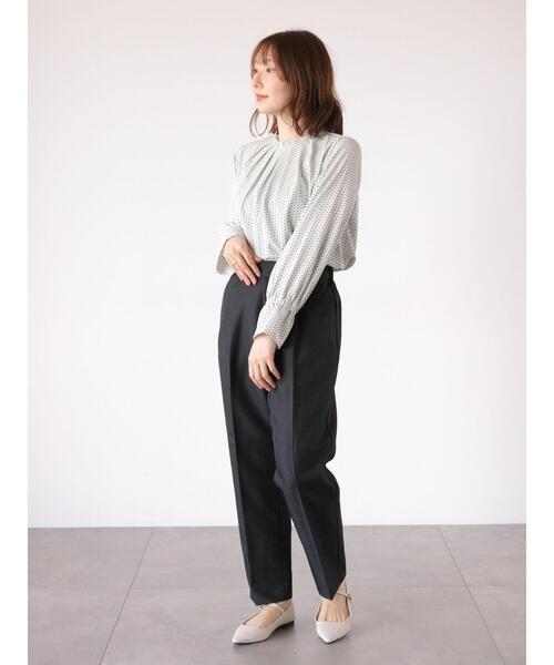 Te chichi TERRASSE（テチチテラス）の「【イージーケア】タックテーパードパンツ（その他パンツ・レディース・ブラック/ブルー/ピンク/ベージュ/モカ・M/S/L）」の12枚目の写真