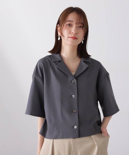 N.(N. Natural Beauty Basic)(エヌエヌナチュラルビューティーベーシック)の「◆クロップドゆる開襟シャツ(シャツ/ブラウス・レディース・ベージュ/チャコールグレー・MEDIUM)」の8枚目の写真