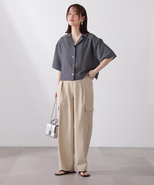 N.(N. Natural Beauty Basic)(エヌエヌナチュラルビューティーベーシック)の「◆クロップドゆる開襟シャツ(シャツ/ブラウス・レディース・ベージュ/チャコールグレー・MEDIUM)」の10枚目の写真