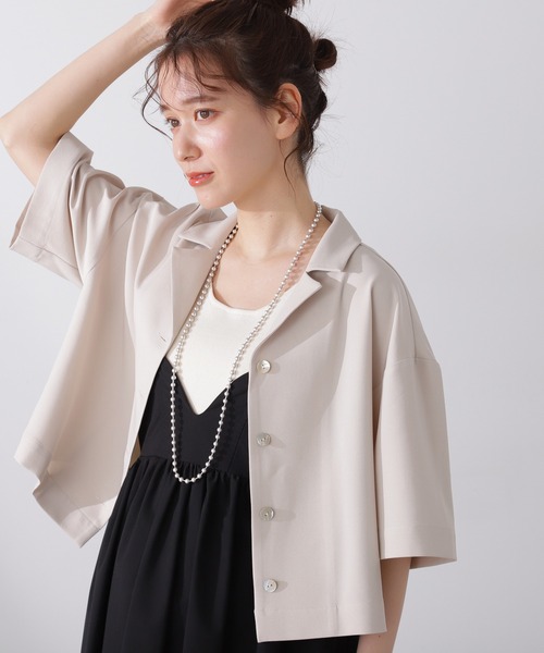 N.(N. Natural Beauty Basic)(エヌエヌナチュラルビューティーベーシック)の「◆クロップドゆる開襟シャツ(シャツ/ブラウス・レディース・ベージュ/チャコールグレー・MEDIUM)」の2枚目の写真