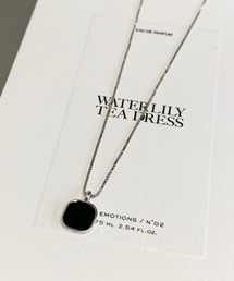 CRB（シーアールビー）の「スクエアストーンモチーフネックレス（ネックレス）」