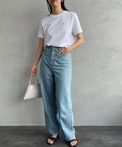 Calvin Klein（カルバン・クライン）の「[Calvin Klein/カルバンクライン] アーカイブワンポイントロゴ刺繍Tシャツ（Tシャツ/カットソー・レディース・ホワイト/ブラック・S）」の7枚目の写真