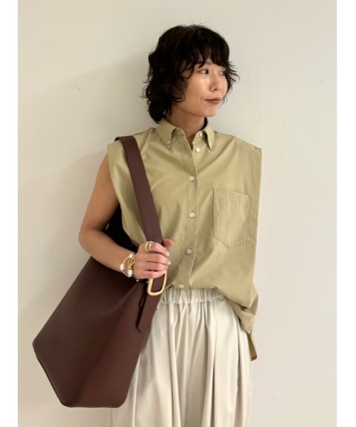 Mila Owen(ミラオーウェン)の「肩タックフレンチスリーブブラウス【手洗い可能】(シャツ/ブラウス・レディース・チェック/ホワイト/チャコールグレー/オリーブ・0/1)」の3枚目の写真