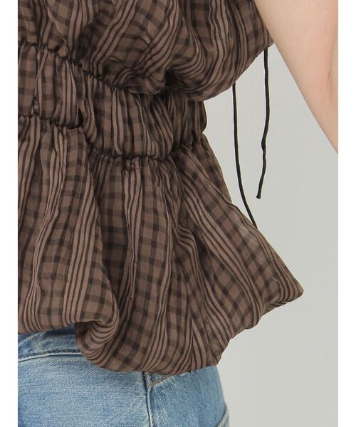 Ungrid（アングリッド）の「ビスチェセットTee（Tシャツ/カットソー・レディース・ブラウン/ブラック/アイボリー・FREE）」の4枚目の写真