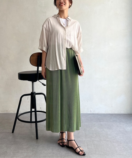 Chez toi(シェトワ)の「セミシアーBACKギャザーシャツ(シャツ/ブラウス・レディース・ネイビー/ゴールド/アイボリー/ブラック・FREE)」の14枚目の写真