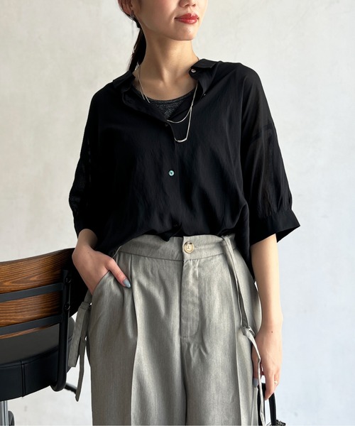 Chez toi(シェトワ)の「セミシアーBACKギャザーシャツ(シャツ/ブラウス・レディース・ネイビー/ゴールド/アイボリー/ブラック・FREE)」の20枚目の写真