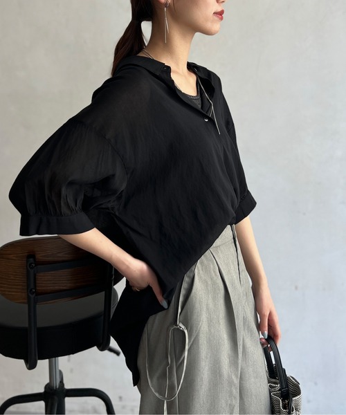 Chez toi(シェトワ)の「セミシアーBACKギャザーシャツ(シャツ/ブラウス・レディース・ネイビー/ゴールド/アイボリー/ブラック・FREE)」の22枚目の写真