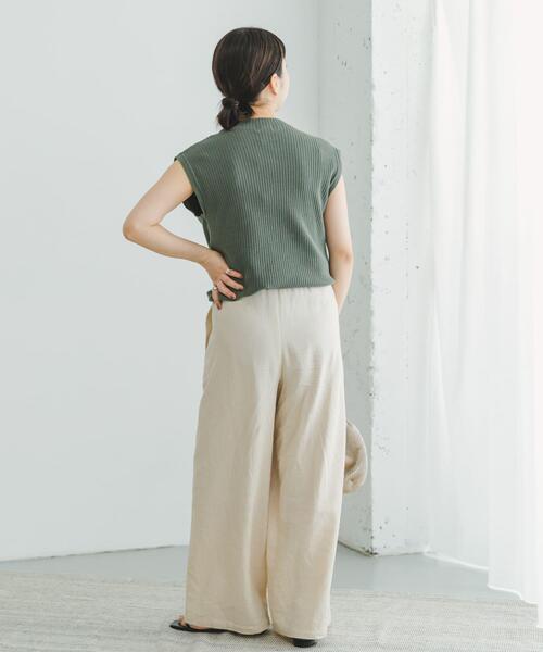 ITEMS URBANRESEARCH(アイテムズ アーバンリサーチ)の「リブハイネックノースリニット(ニット/セーター・レディース・チャコールグレー/オフホワイト/ブラウン/グリーン・FREE)」の19枚目の写真
