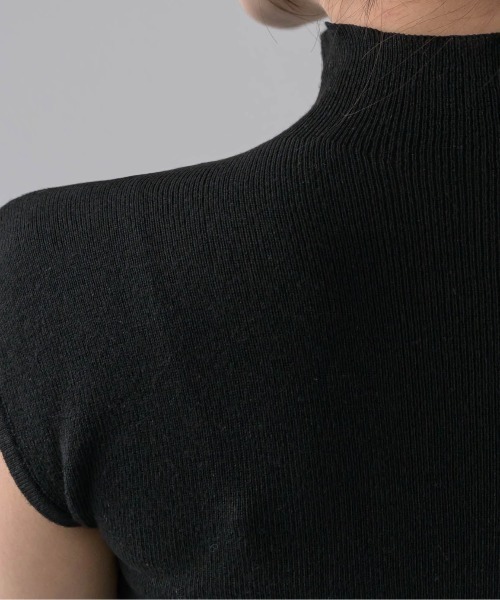 NEUNA（ヌナ）の「モックネックニットトップス（Tシャツ/カットソー・レディース・アイボリー/ブラック/グレー/ブラウン・FREE）」の19枚目の写真