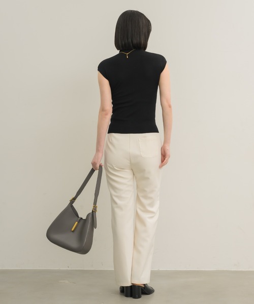 NEUNA（ヌナ）の「モックネックニットトップス（Tシャツ/カットソー・レディース・アイボリー/ブラック/グレー/ブラウン・FREE）」の12枚目の写真