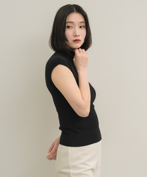 NEUNA（ヌナ）の「モックネックニットトップス（Tシャツ/カットソー・レディース・アイボリー/ブラック/グレー/ブラウン・FREE）」の17枚目の写真