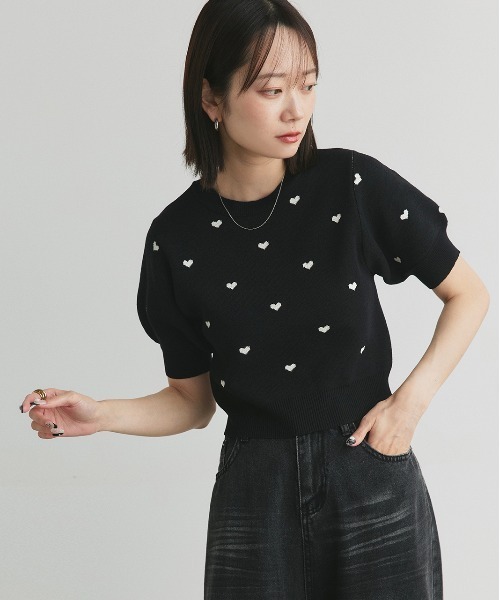 ad thie(アドティエ)の「ハート総柄 パフスリーブニット(ニット/セーター・レディース・アイボリー/杢グレー/ブラック・FREE)」の8枚目の写真