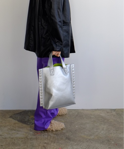 COMMON WARE(コモンウェアー)の「EM:cheek チークrivet 2way tote リベットトートバッグ(トートバッグ・レディース・シルバー/ブラック/パープル/イエロー/ブラウン・FREE)」の15枚目の写真
