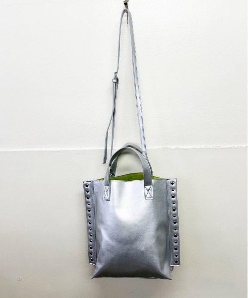 COMMON WARE(コモンウェアー)の「EM:cheek チークrivet 2way tote リベットトートバッグ(トートバッグ・レディース・シルバー/ブラック/パープル/イエロー/ブラウン・FREE)」の18枚目の写真