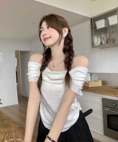 shopnikoniko(ショップニコニコ)の「サイドギャザー オフショルダー トップス(Tシャツ/カットソー・レディース・ホワイト/ブラック・フリー)」の11枚目の写真
