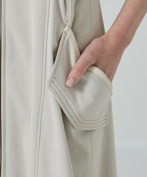 PUBLIC TOKYO（パブリックトウキョウ）の「【PUBLIC TOKYO/パブリックトウキョウ】スタンドオープンシャツワンピース（シャツワンピース・レディース・ライトベージュ/ネイビー・2/1）」の14枚目の写真