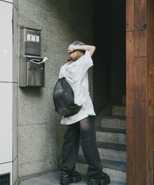 DEVICE（デバイス）の「DEVICE ウォッシュ デニム リュック ナップサック ボディバッグ（バックパック/リュック・レディース・ブラック/ブラック系その他・FREE）」の6枚目の写真