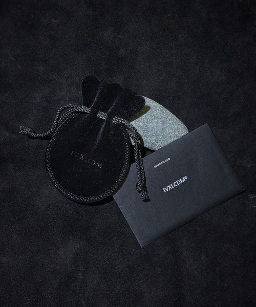 IVXLCDM(アイヴィーエックスエルシーディエム)の「IVXLCDM アイブイエックスエルシーディーエム / TRIANGLE TWIST EAR CUFF/ シルバー925トライアングルツイストイヤーカフ / IVX-A550-BK(イヤーカフ・メンズ・ブラック・FREE)」の7枚目の写真