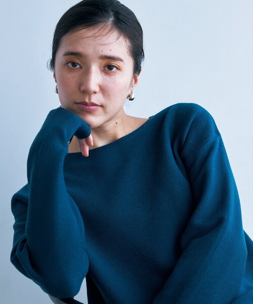 THE SHOP TK （ザ ショップ ティーケー ）の「◆【体形カバー/毛玉になりにくい/蓄熱性】美人ガーターニット/洗える（ニット/セーター・レディース・ブルーグリーン/ブラック/ボルドー/ホワイト系5/ナチュラル・13/12/14/11）」の4枚目の写真