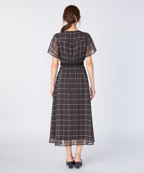 LAISSE PASSE（レッセパッセ）の「チェックプリントミディワンピース（ワンピース・レディース・ベージュ/ブラック・SMALL/MEDIUM）」の17枚目の写真