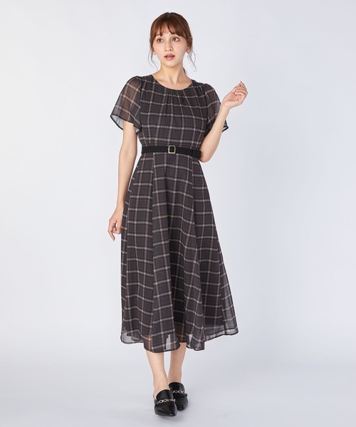 LAISSE PASSE（レッセパッセ）の「チェックプリントミディワンピース（ワンピース・レディース・ベージュ/ブラック・SMALL/MEDIUM）」の16枚目の写真