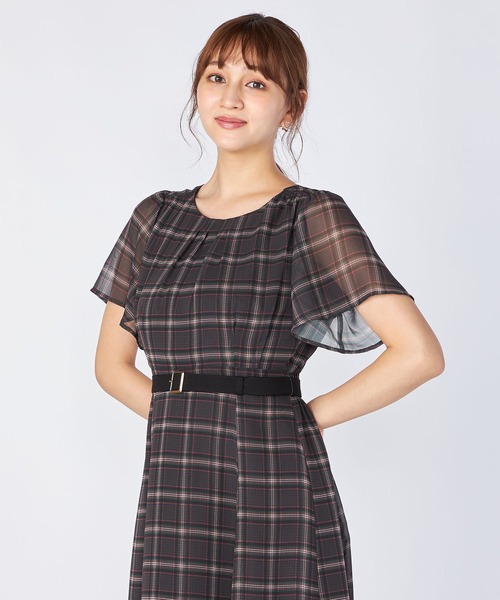 LAISSE PASSE（レッセパッセ）の「チェックプリントミディワンピース（ワンピース・レディース・ベージュ/ブラック・SMALL/MEDIUM）」の14枚目の写真