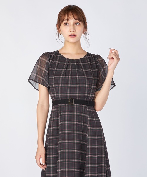 LAISSE PASSE（レッセパッセ）の「チェックプリントミディワンピース（ワンピース・レディース・ベージュ/ブラック・SMALL/MEDIUM）」の13枚目の写真
