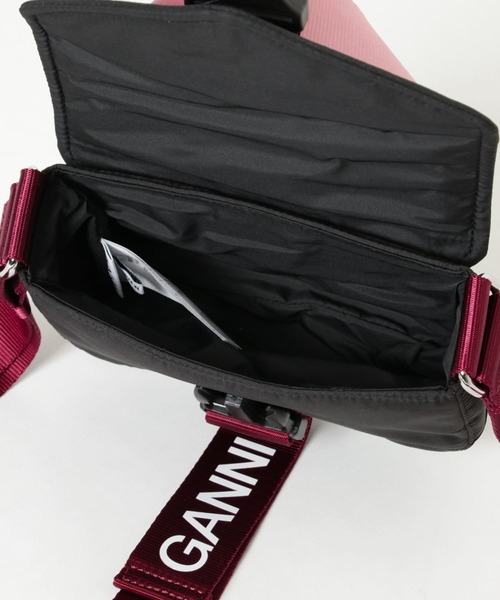 GANNI（ガニー）の「『別注』GANNI×URBAN RESEARCH　TechMiniSatchel（ショルダーバッグ・レディース・ブラック系その他・-）」の8枚目の写真