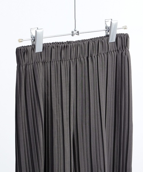 Fashion Letter（ファッションレター）の「ストレートセミワイドプリーツパンツ ウエストゴム 秋 冬（その他パンツ・レディース・ブラウン/グリーン/チャコール/グレイッシュベージュ/カーキ/ブラック・M/L）」の17枚目の写真