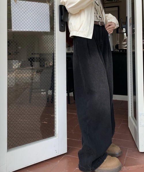 Miniministore（ミニミニストア）の「タックワイドデニムパンツレディース韓国風（デニムパンツ・レディース・ブラック/インディゴブルー/オフホワイト/サックスブルー/ダークベージュ・M/S/L）」の17枚目の写真